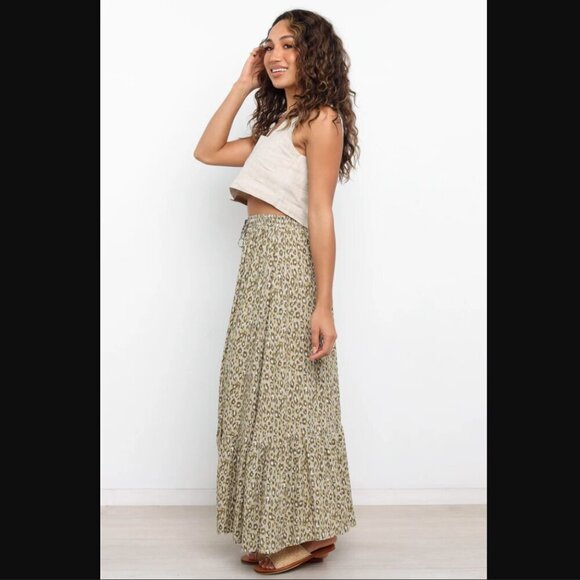 Petal & Pup Devlin Beige Square Neck Cropped Linen Top 4 - Picture 10 of 16